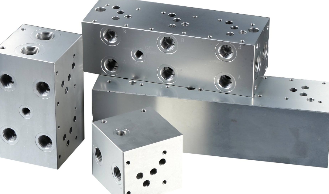 流体抛光机床：达成精密抛光的专用设备